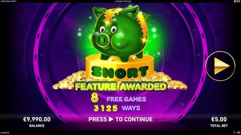 Snort's green piggy bank awarding 8 free games on 3,125 ways